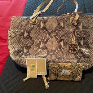 MK Snakeskin tote w/wallet